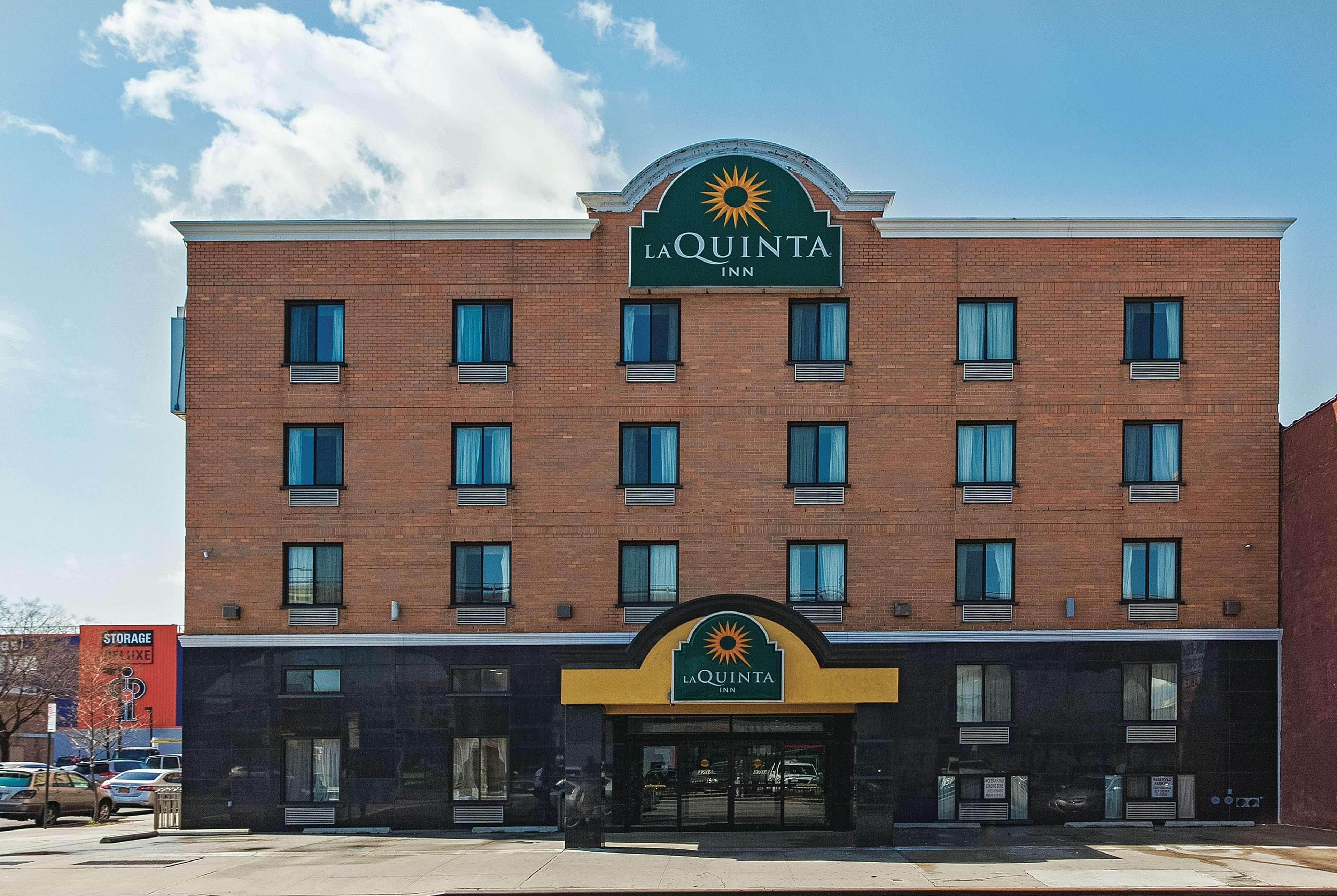 La Quinta Inn By Wyndham Queens Нью-Йорк Екстер'єр фото